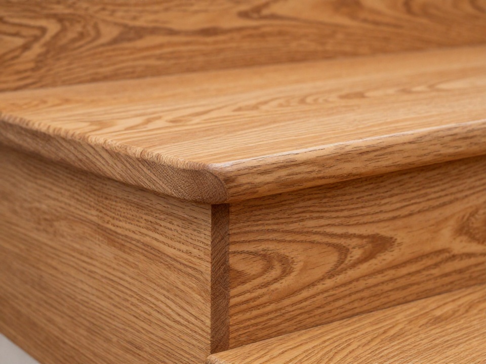 Ступени из дерева на заказ